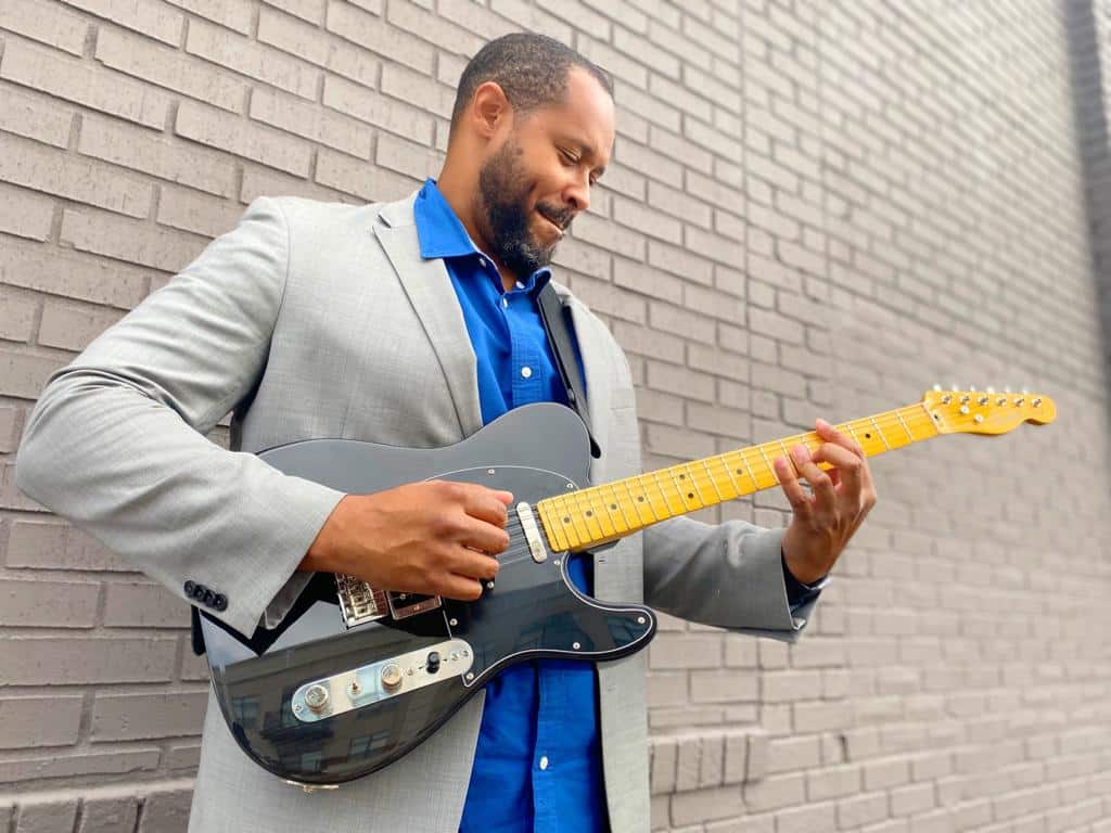Roderick Chambers at Boathouse on the Bay